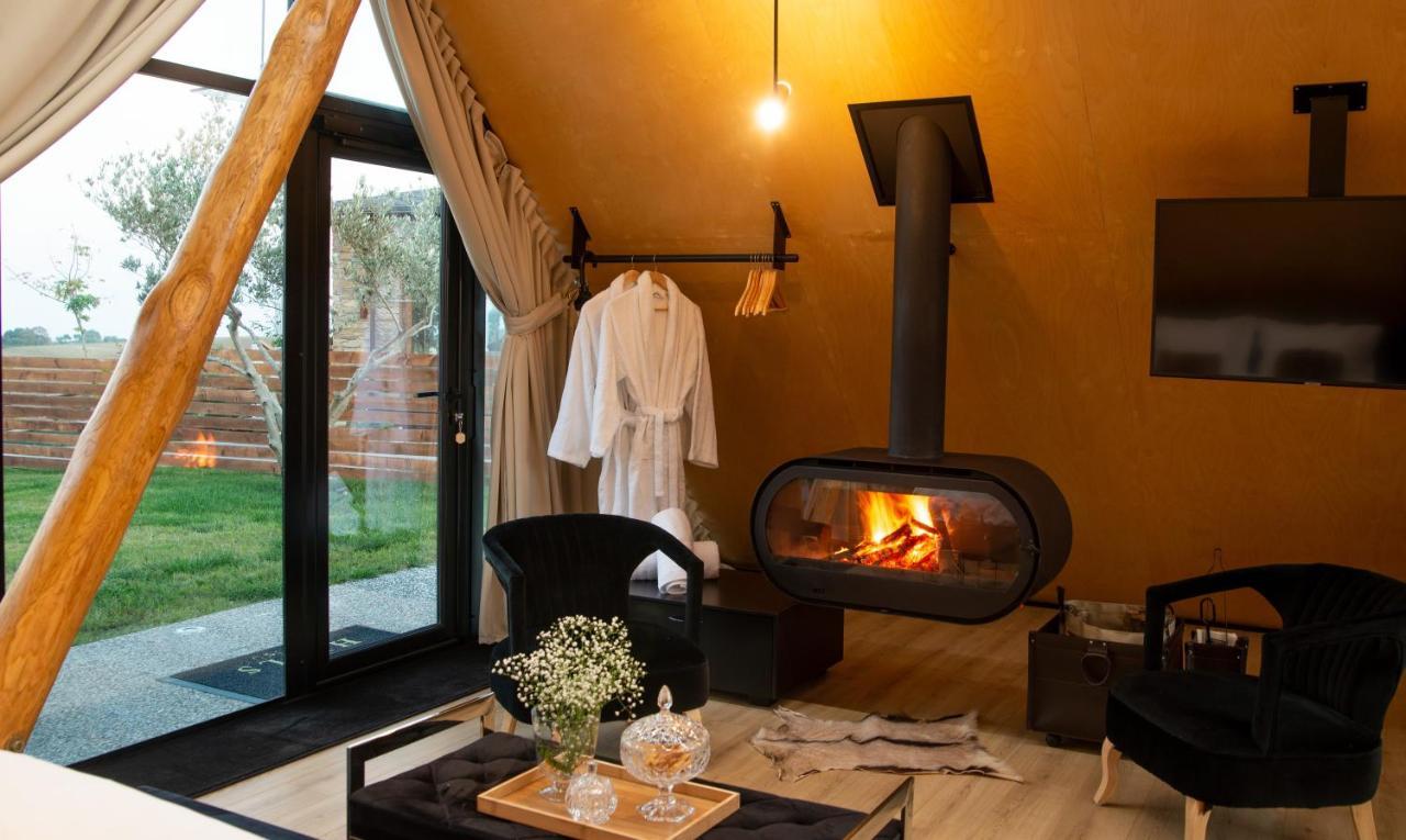 3 Hills Boutique - The Ranch Experience Hotell Trilofos Exteriör bild